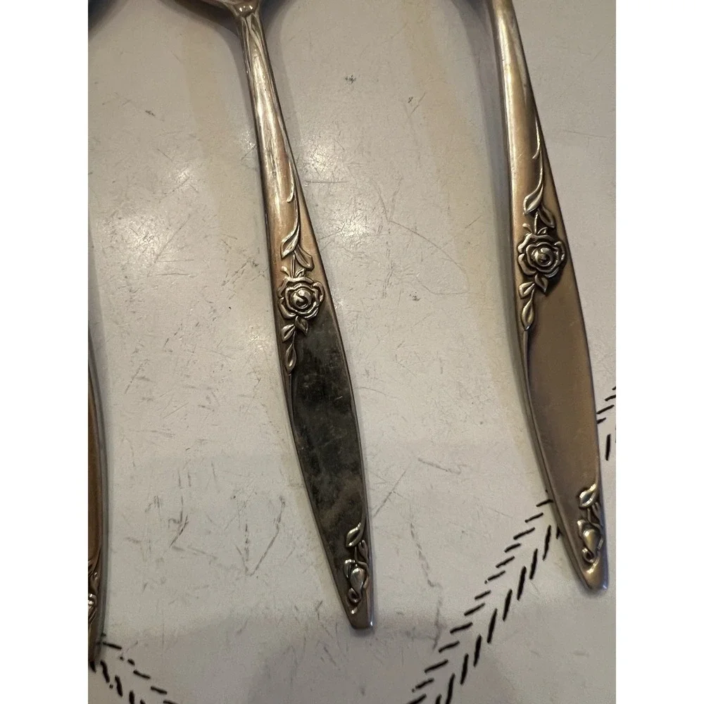 Oneidacraft Deluxe Stainless Lasting Rose Flatware Set 11 Pieces Spoons Forks